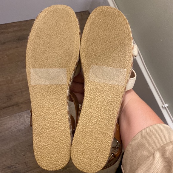 Sandals - Picture 4 of 4